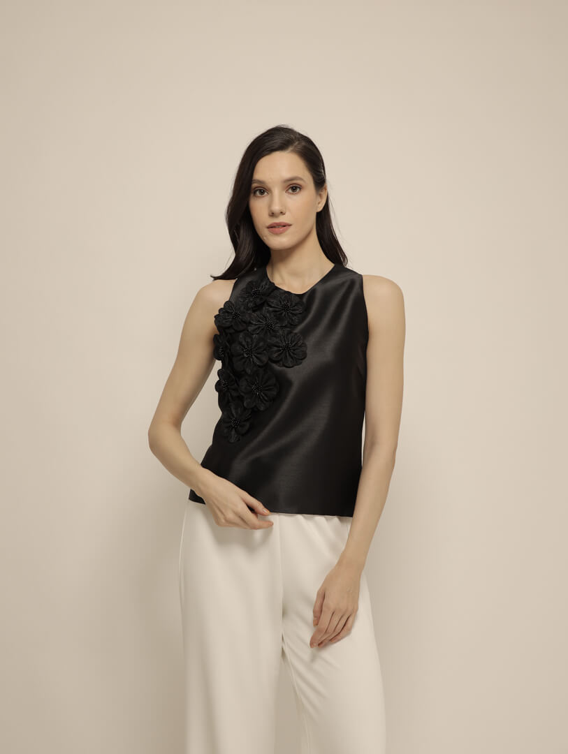 5R7A6779 Lindsey in Black - Image 1