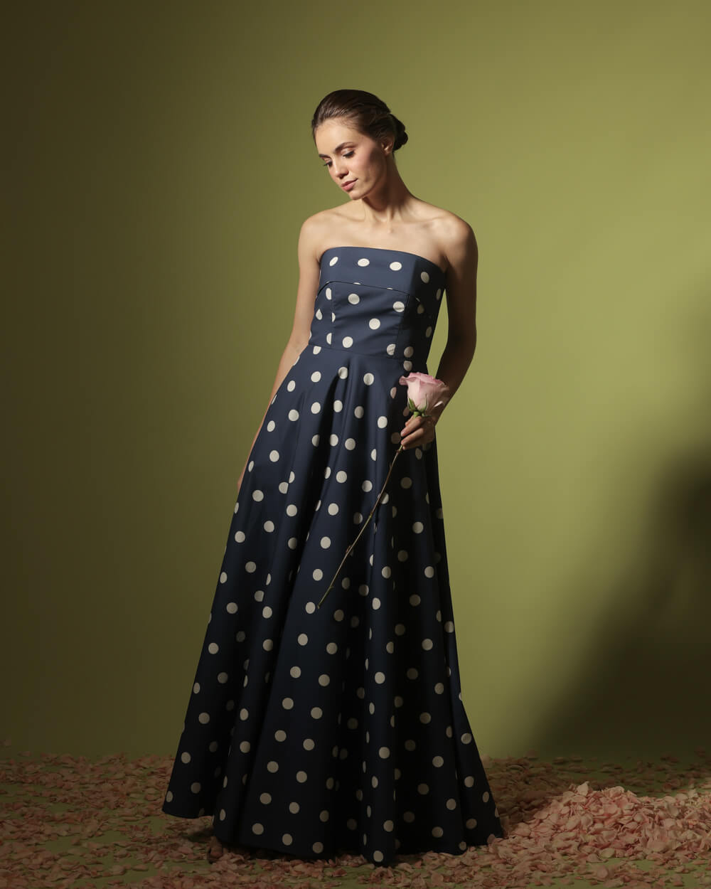 Gregorie in Navy and White